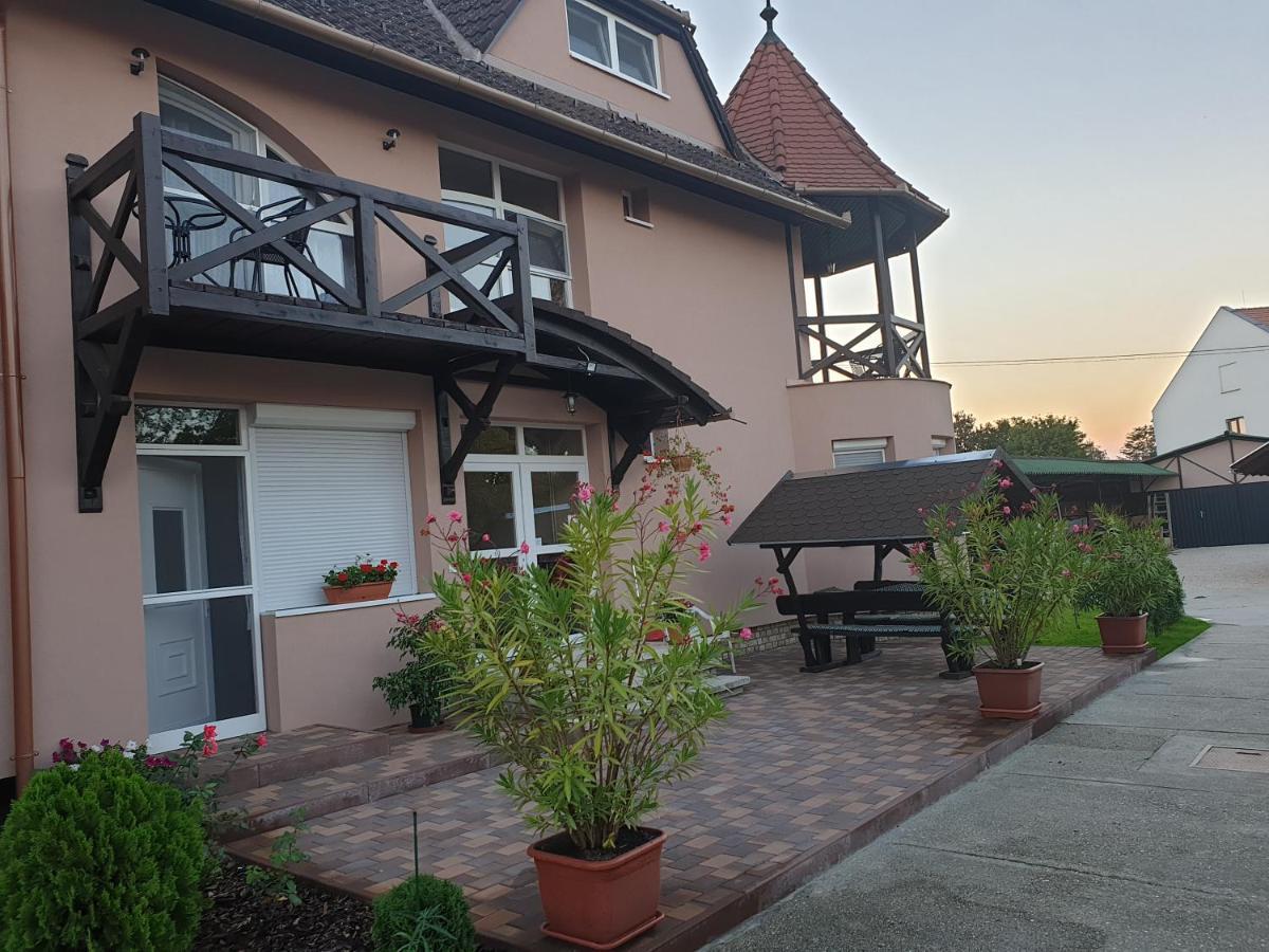 Hotel Anda Vendeghaz Harkan Exterior foto